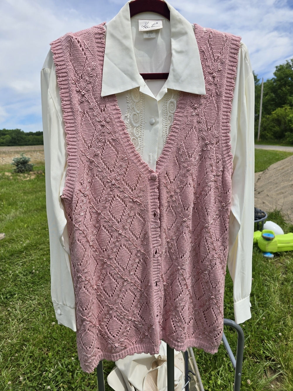 Vintage Grandmacore Plus Size Set: Pink Knit Vest + Cream Lace Blouse 16W 1X